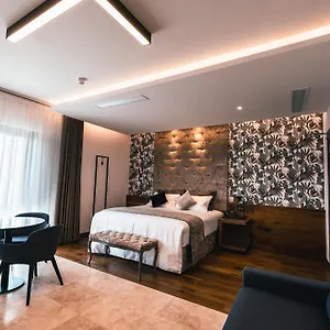 The Village Boutique And **** Naxxar